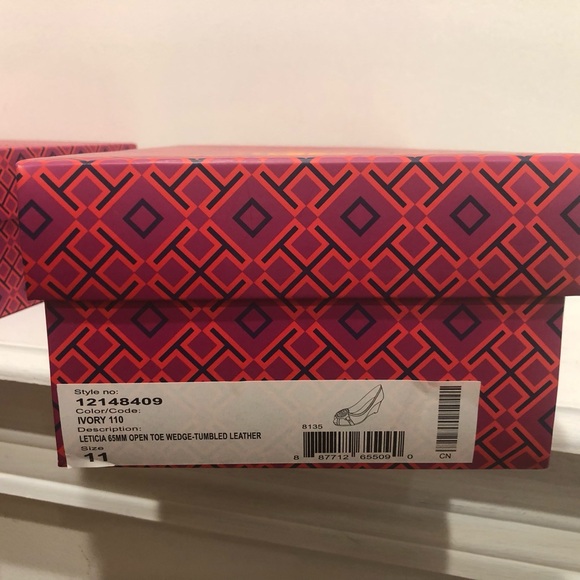 Tory Burch 10.5 Leticia 65mm Open Toe Wedge Ivory Tumbled Leather 12148409 - Picture 7 of 8